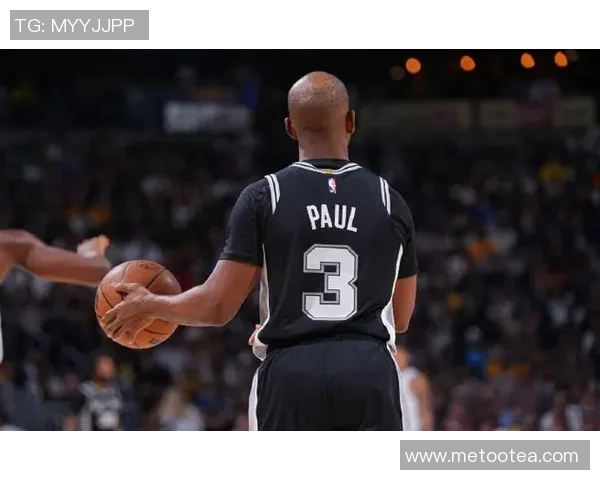 克里斯保罗:从篮球场上的指挥官到传奇球员的成长历程